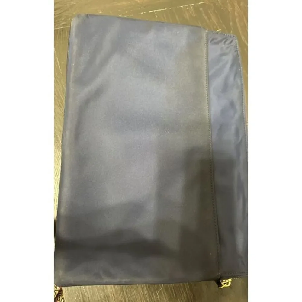 Hendri‎ Bendel Blue Laptop Bag Nylon Navy Blue. 10